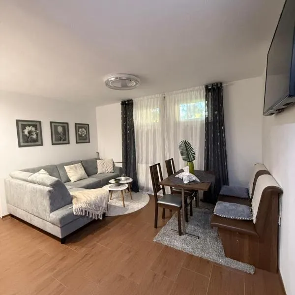 Apartmán Carat，位于Banka的酒店