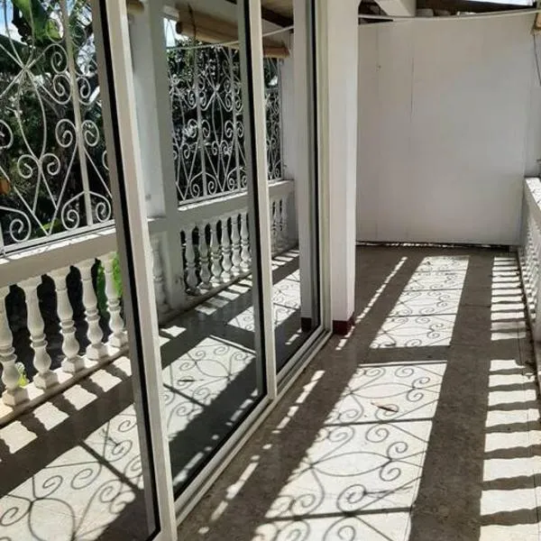 T3 à 1 minute de la barge - Petite terre，位于藻德济的酒店