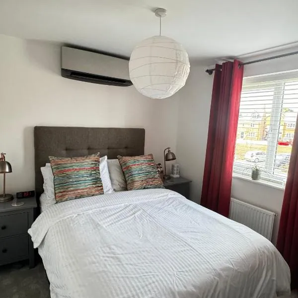 Plush, Peaceful, Air Conditioned Double Bedroom and Private Bathroom In Coxhoe, Durham,位于Coxhoe的酒店