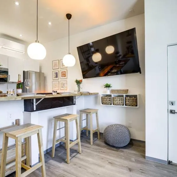 Luxury Barndo 2AN Europe Style Farm Stay Chickens，位于Jefferson City的酒店