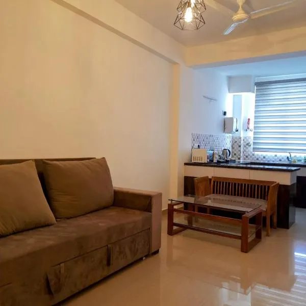 Teerath India - Spacious 1BHK near Prem Mandir，位于马图拉的酒店