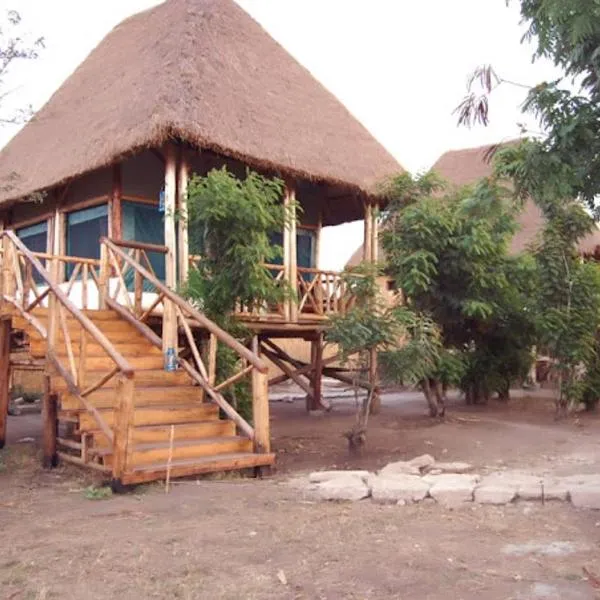 Entale Safari Camp Queen Elizabeth National Park，位于卡塞斯的酒店