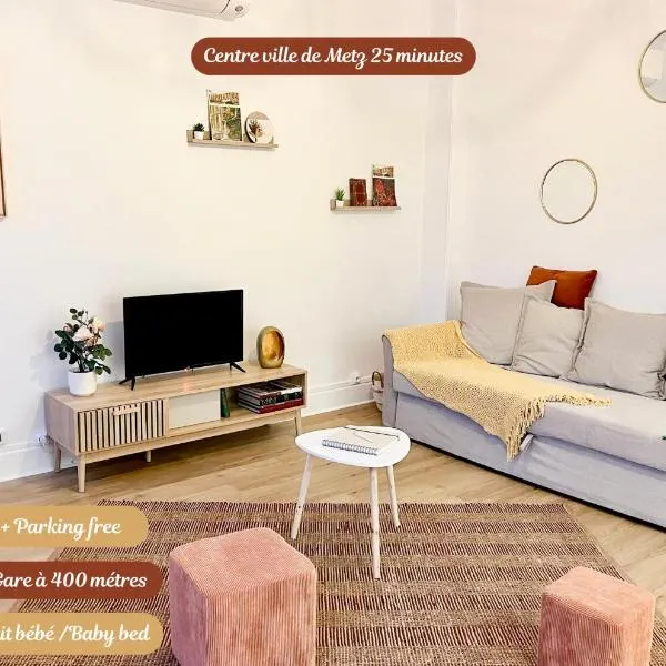 Chic Nivoy Retreat, parking et gare à proximité，位于Pagny-sur-Moselle的酒店