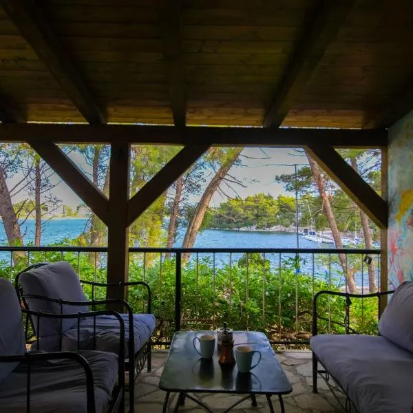 Studio Apartment Seaside 4 stars，位于Baćina的酒店