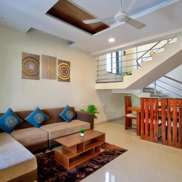 Luxury 3BHK Villa With Swimming Pool in Candolim，位于Chorao的酒店