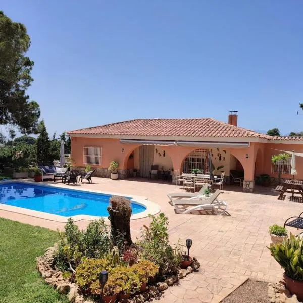 Villa Marovi Bonalba，位于阿利坎特的酒店
