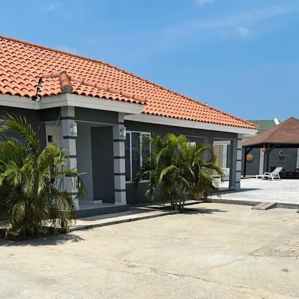 House with pool in Santa Cruz，位于Santa Cruz的酒店