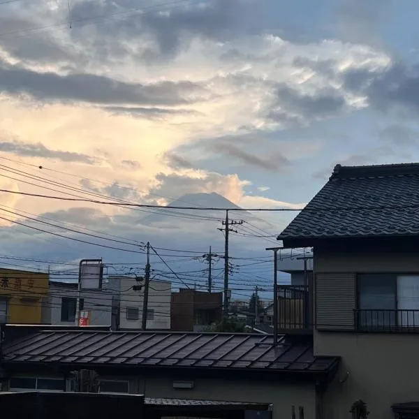 茶々ハウス，位于富士吉田市的酒店