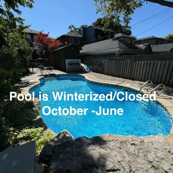 Leaside Rental with Great Backyard & Pool，位于多伦多的酒店
