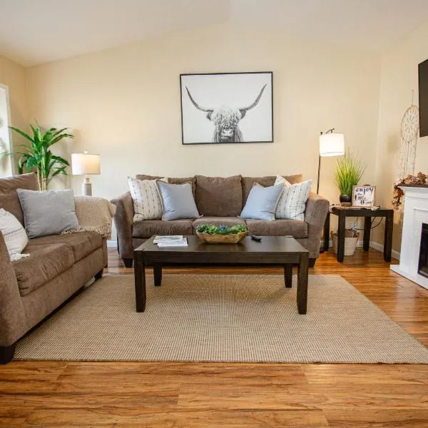 Cozy Condo minutes from the Sequoia National Park，位于三河城的酒店