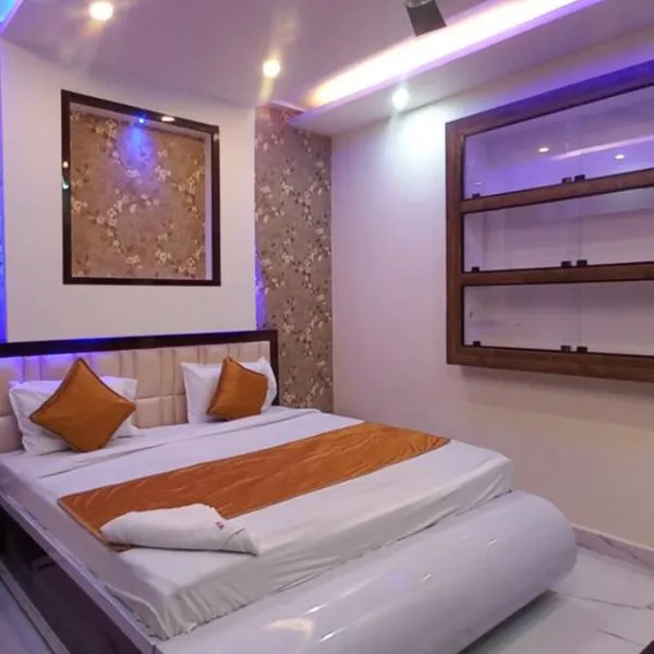 Hotel Siyaram Palace，位于奥拉奇哈的酒店