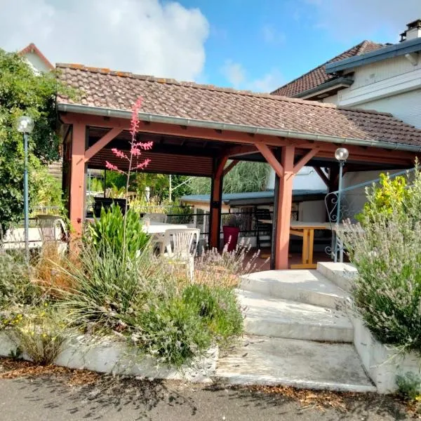 Chez Chriss，位于布尔日的酒店