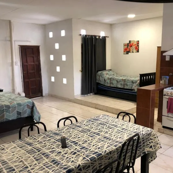 Temporarios Caseros SDE Monoambiente 1P，位于圣地亚哥-德尔埃斯特罗的酒店
