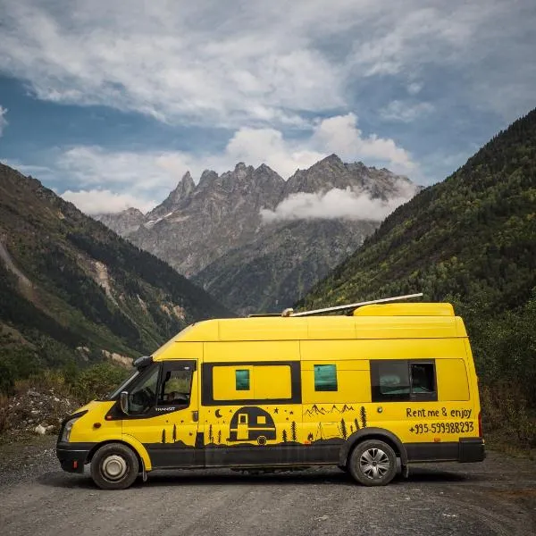 best camper van in tbilisi，位于第比利斯的酒店