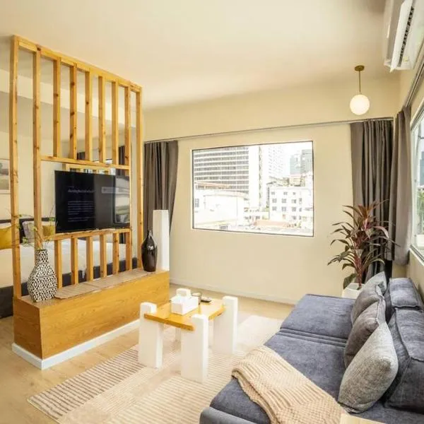 Cozy studio room for 3 guests at Center-Silom - 5B，位于邦拉的酒店