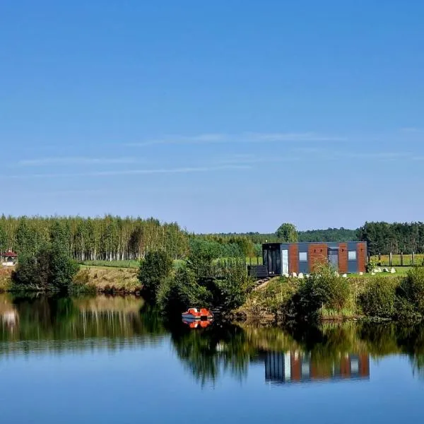 GRETA Nowoczesny domek modułowy nad stawem，位于Jodłowiec的酒店