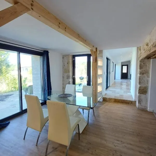 maison avec jardin 4 pers, 2 lits, billard, wifi, clim，位于Foulayronnes的酒店
