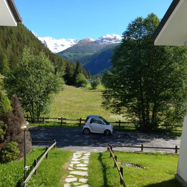 Chez Umbus, centrale e immerso nel verde, grande terrazzo，位于尚波吕克的酒店