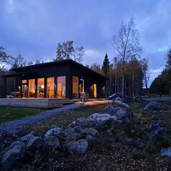 Modernia majoitusta luonnon keskellä，位于Söderudden的酒店