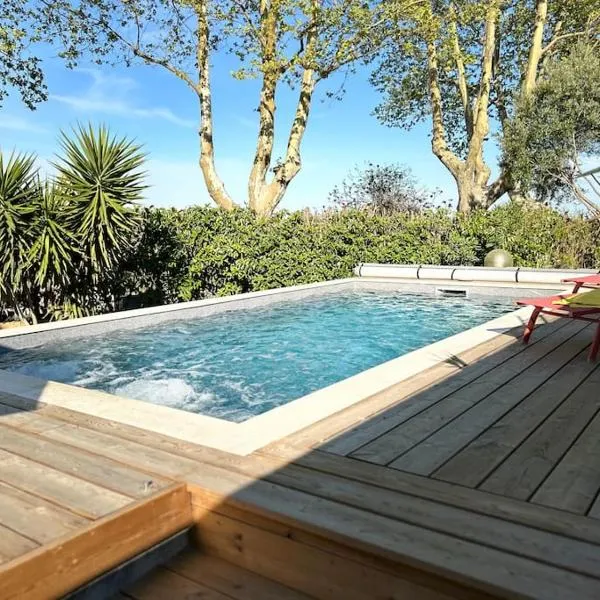 Maison avec piscine-climatisation-jardin，位于Ventenac en Minervois的酒店