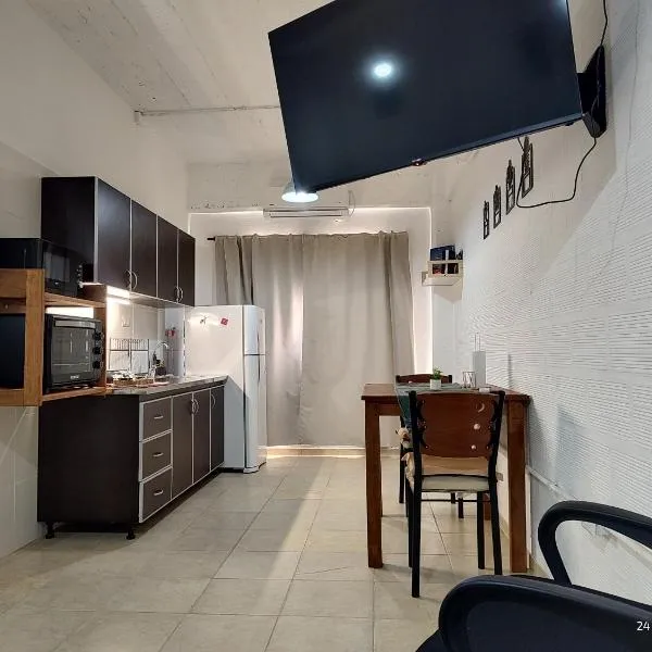Departamento equipado, centrico, cochera cubierta Sarmiento265apart D13，位于卡塔马卡的酒店