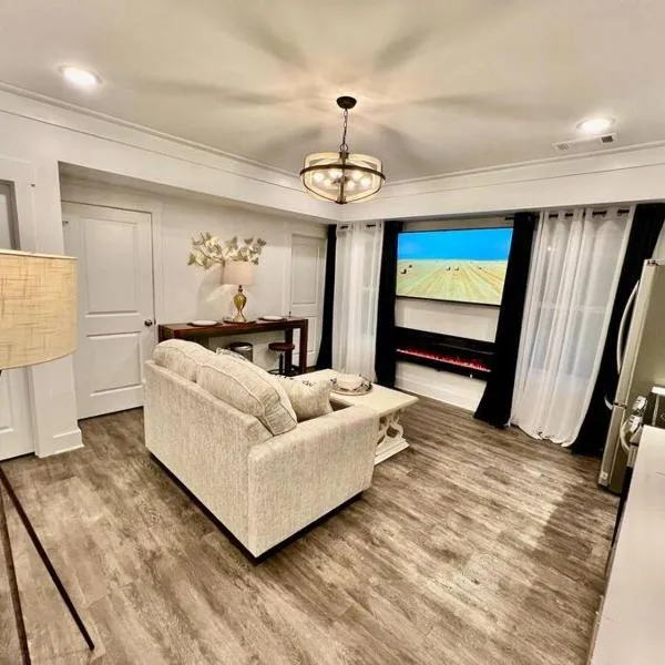 Glamorous Hideaway，位于盖恩斯维尔的酒店