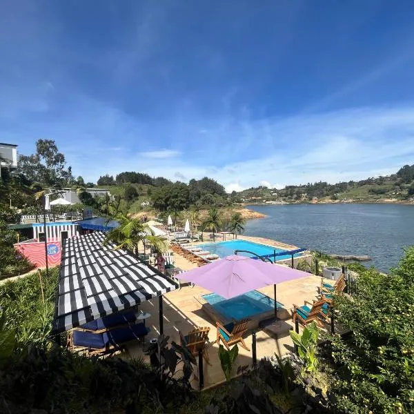 Viajero Guatapé Hostel & Lake Club，位于瓜塔佩的酒店