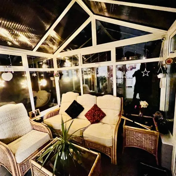 Luxury room near train station and city centre，位于Stivichall的酒店