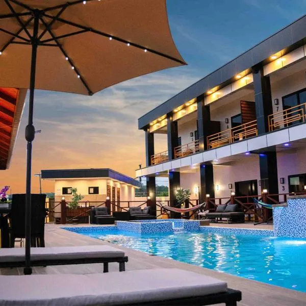 Yasmin Luxury Resort，位于帕拉马里博的酒店