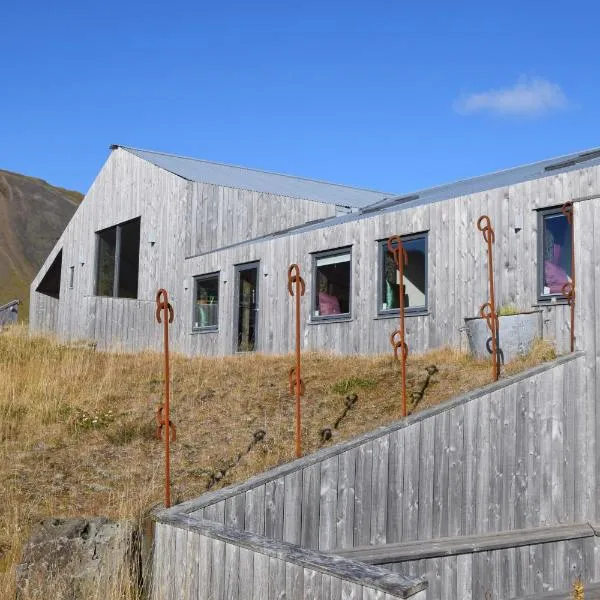 The Holy Ram Farm-Hotel，位于Snæfellsbær的酒店