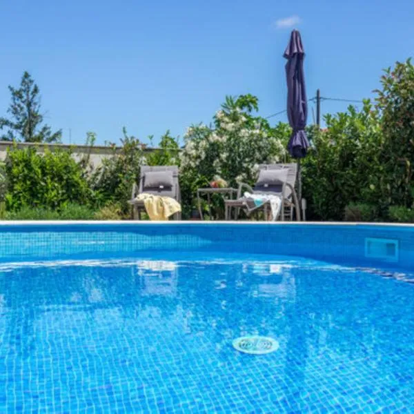 Studio apartment with pool，位于普拉的酒店