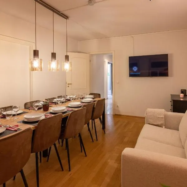 Munich Large Apartment 110 qm and very Central 1-13 Guests，位于慕尼黑的酒店