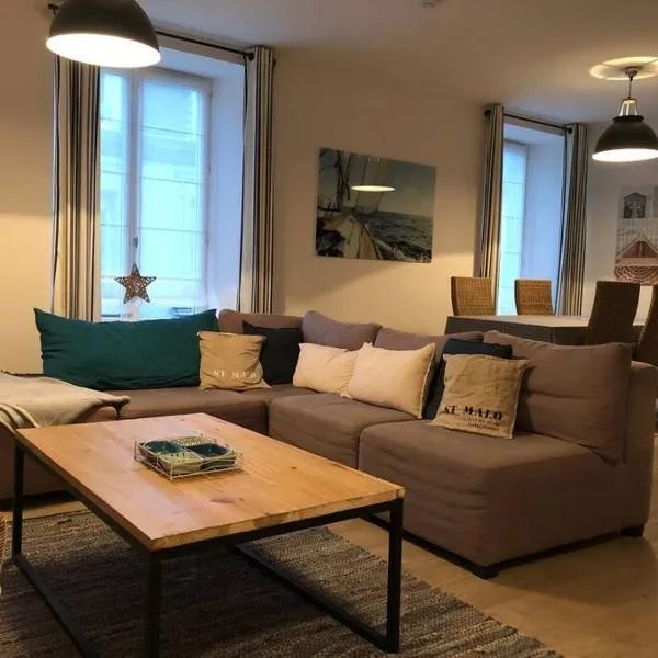 Duplex, 2 chambres, 75m2 proche Commerces et plage，位于圣马洛的酒店