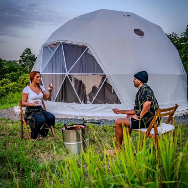 Unique and Romantic Dome with Nature Escape and River，位于Jaguas的酒店