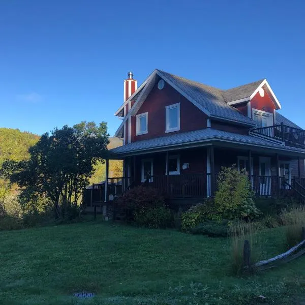 Belle maison avec vue sur la rivière，位于Petit-Saguenay的酒店