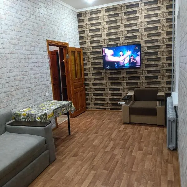 Loft apartment near city center on Peremogy Avenue 44，位于切尔尼戈夫的酒店