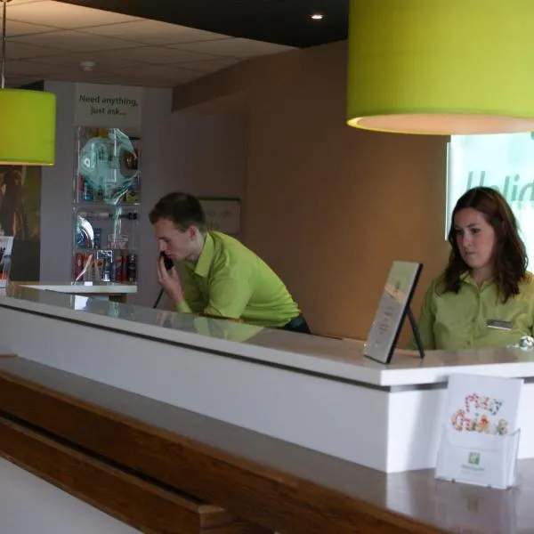 亨廷登赛马场假日酒店，位于亨廷登的酒店