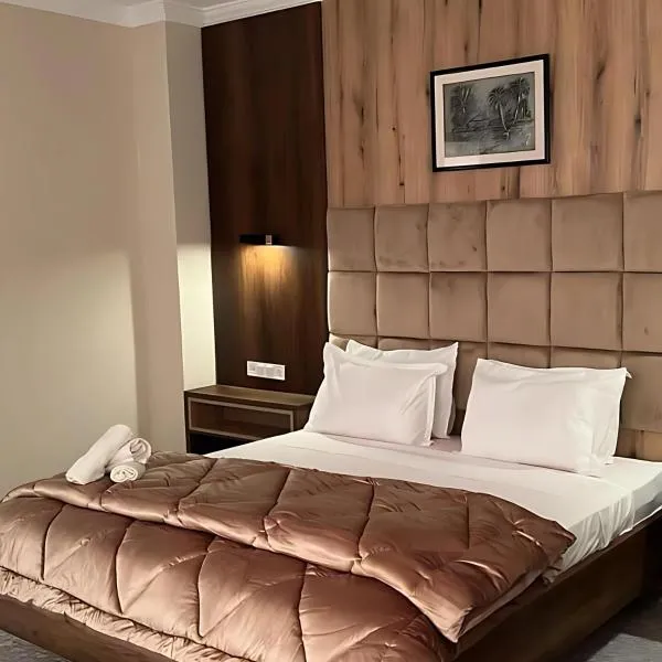 Hotel MEDINA，位于奥兰的酒店