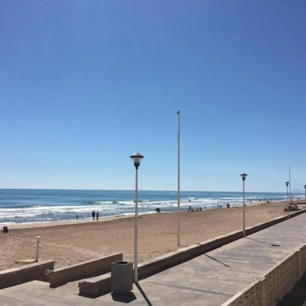 Apartamento playa Valencia, Mareny Blau，位于马雷尼布劳的酒店