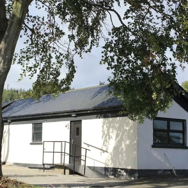 Cozy country cottage on Equestrian estate，位于Ashford的酒店