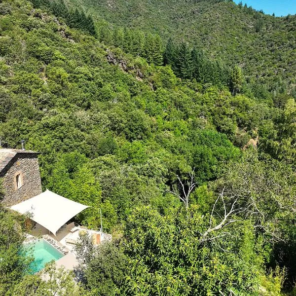 La Clède avec sa piscine privée，位于Saumane的酒店