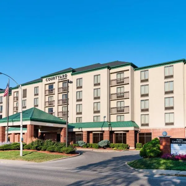 Courtyard by Marriott Bloomington，位于布卢明顿的酒店