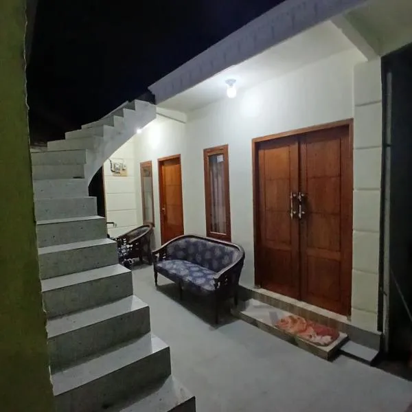 Widodaren Homestay twin bed，位于Ngadisari的酒店