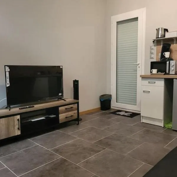 Studio La Bâtie-Rolland，位于La Bâtie-Rolland的酒店