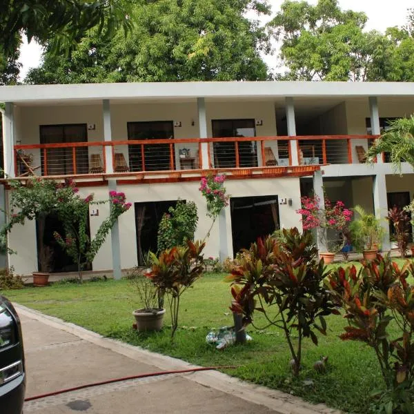 HOTEL EL VIAJERO，位于拉利伯塔德的酒店
