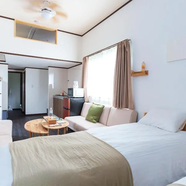 Habitacion Station MobileCottage，位于阿扎格瓦的酒店