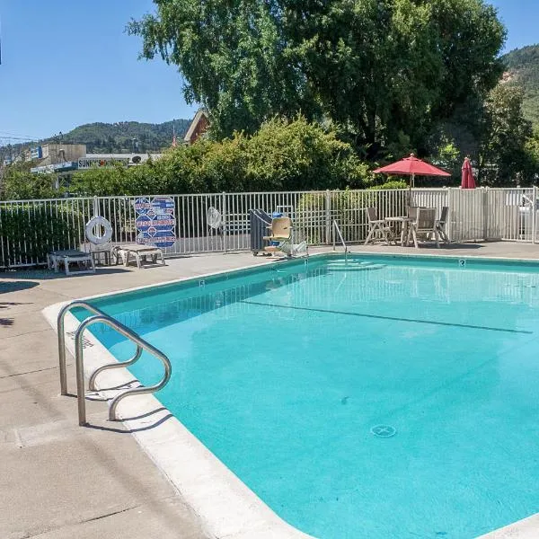 尤凯亚6号汽车旅馆，位于尤奇亚的酒店