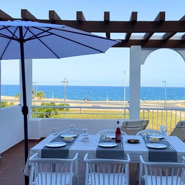 Mojacar 1ª linea playa vacaciones，位于莫哈卡尔的酒店
