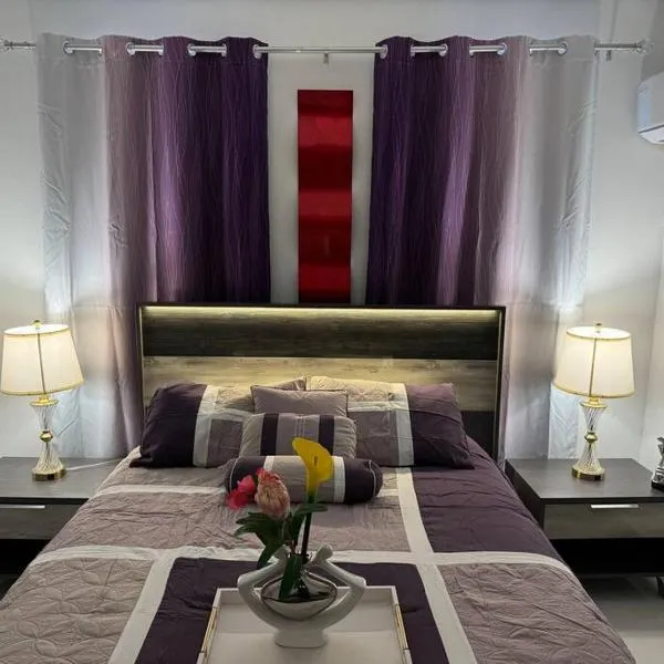 Casa Mi Luz Ilumina tu Estancia con Elegancia y Confort en San Juan，位于圣胡安的酒店