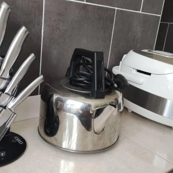 ZALFIA Homestay，位于Kota Samarahan的酒店